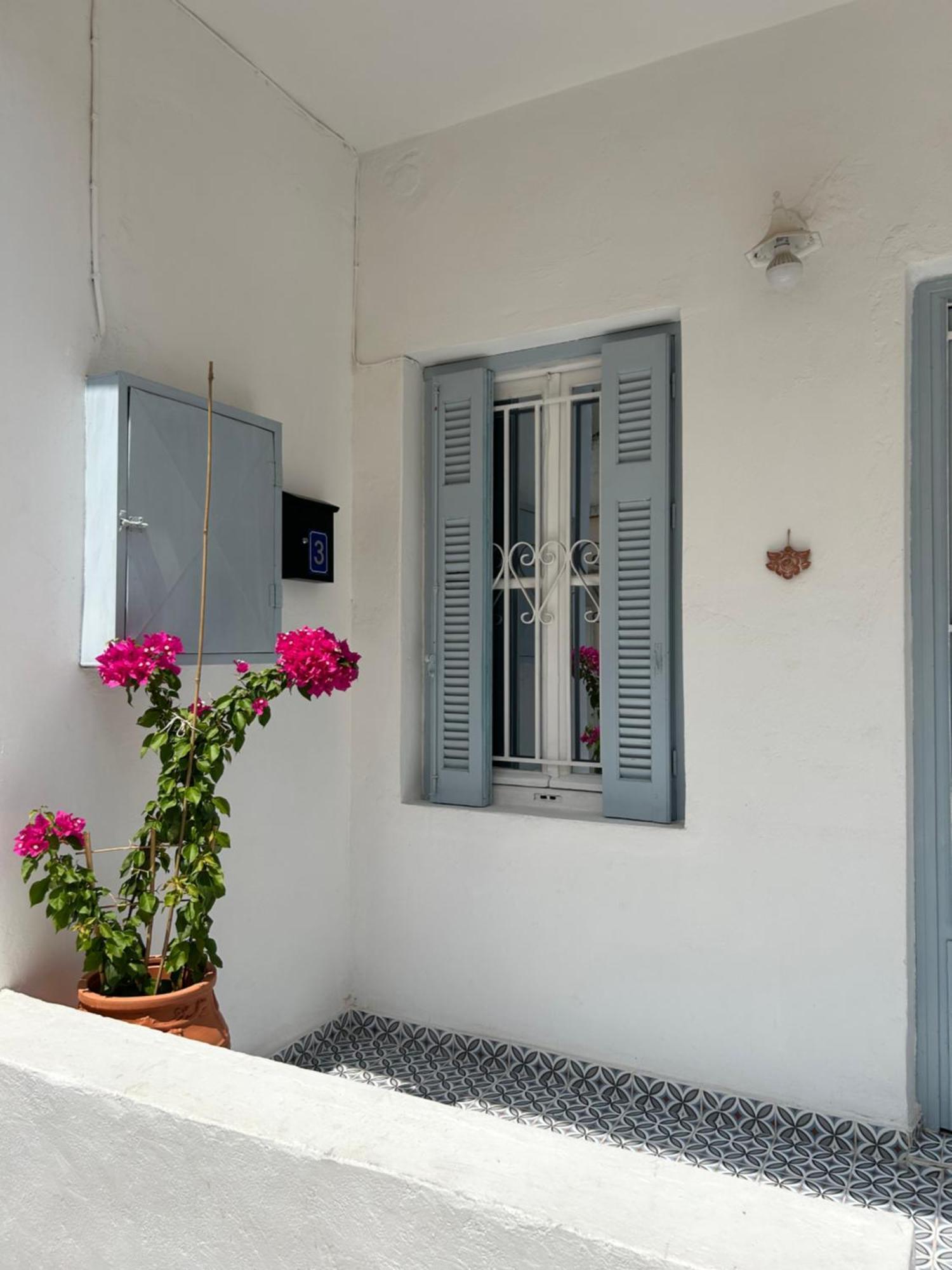 Ferienwohnung Cozy House With Backyard At Iraklio Attikis Athen Exterior foto